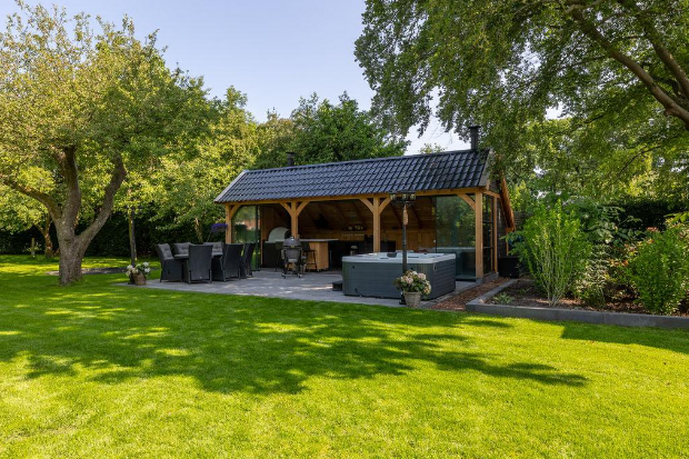 Een kapschuur op maat bouwen? Hier moet je op letten