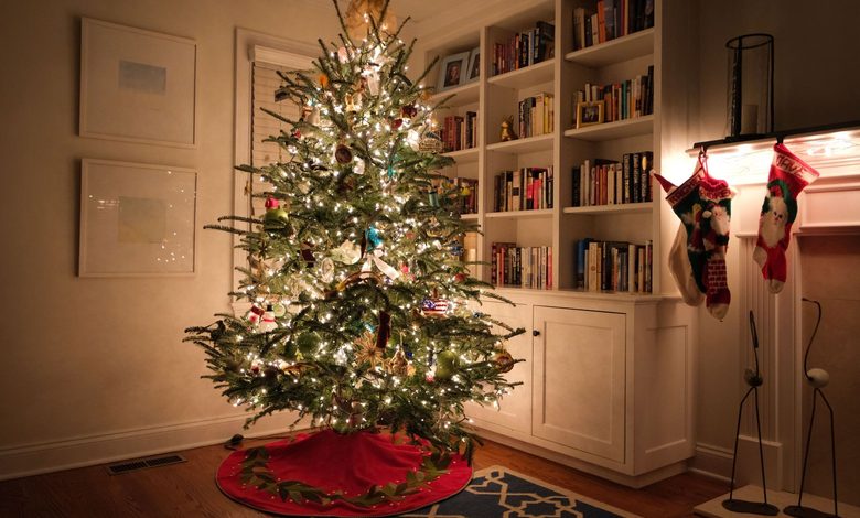 Kerstboomversiering afstemmen op je interieur: zo wordt het één geheel